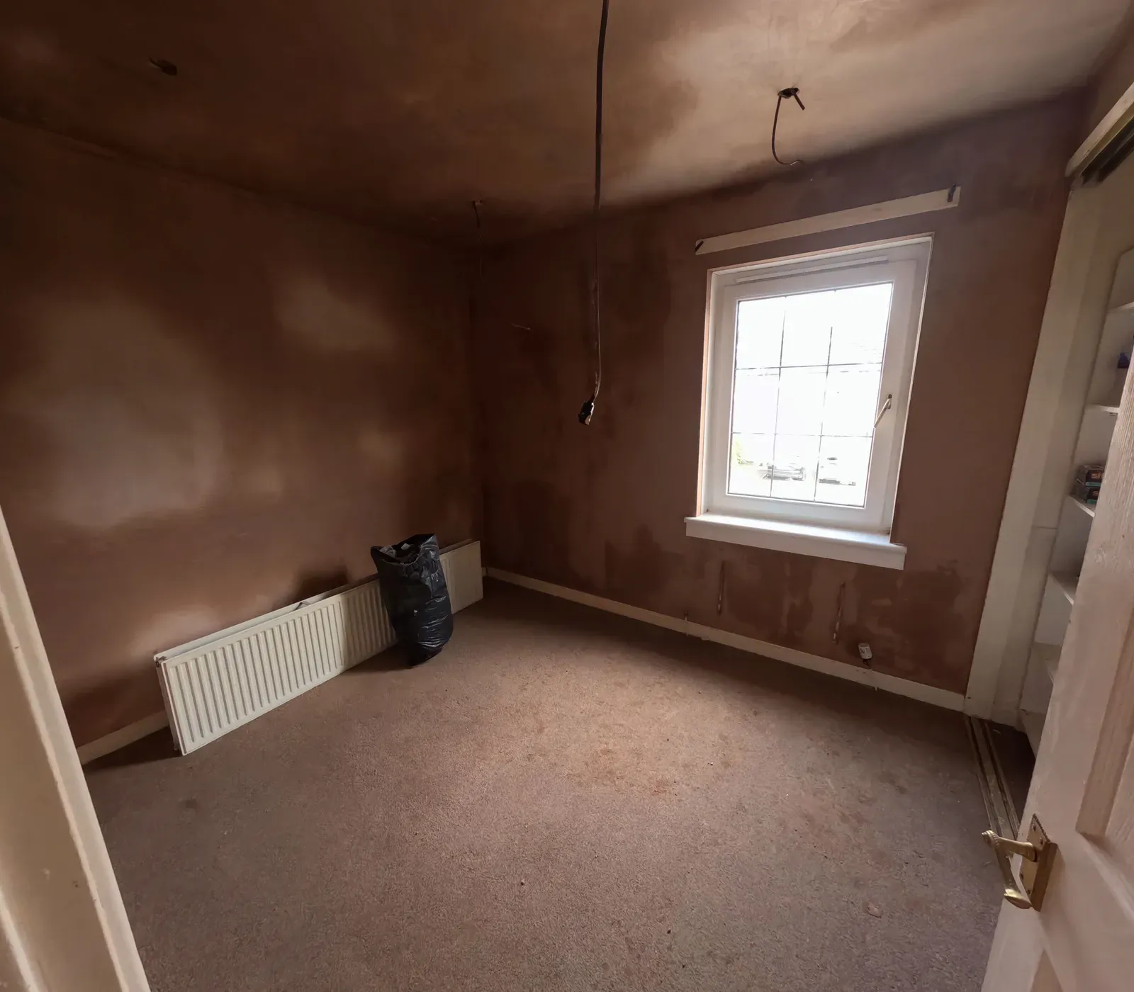 Bedroom walls freshly plastered and ready for decorating